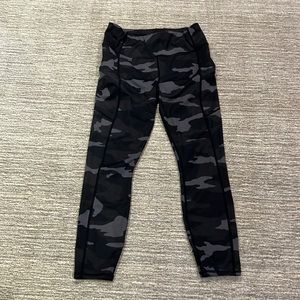 Womens camo athleta leggings, zip up pocket